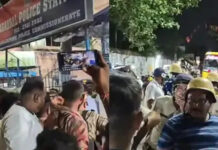 Jagaddal Violence : जगद्दल में पीएम मोदी की रैली से पहले हिंसा,फेंके गए देसी बम; CISF का जवान घायल Jagaddal Violence