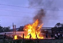 Haldia Refinery fire : हल्दिया रिफाइनरी की पाइपलाइन में लगी आग, 15 कर्मचारी झुलसे Haldia Refinery fire