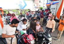 India fuel policy : पेट्रोल पंपों से थोक में डीजल-पेट्रोल खरीदने पर रोक, केंद्र सरकार का बड़ा फैसला India fuel policy